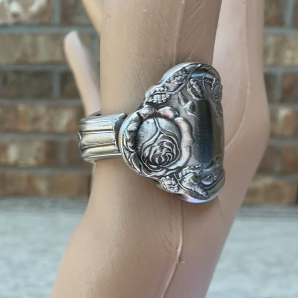 Artisan Spoon Ring Made from ANTIQUE ROCKFORD S.P. CO. 5 Star SILVERPLATE Spoon - Picture 13 of 16